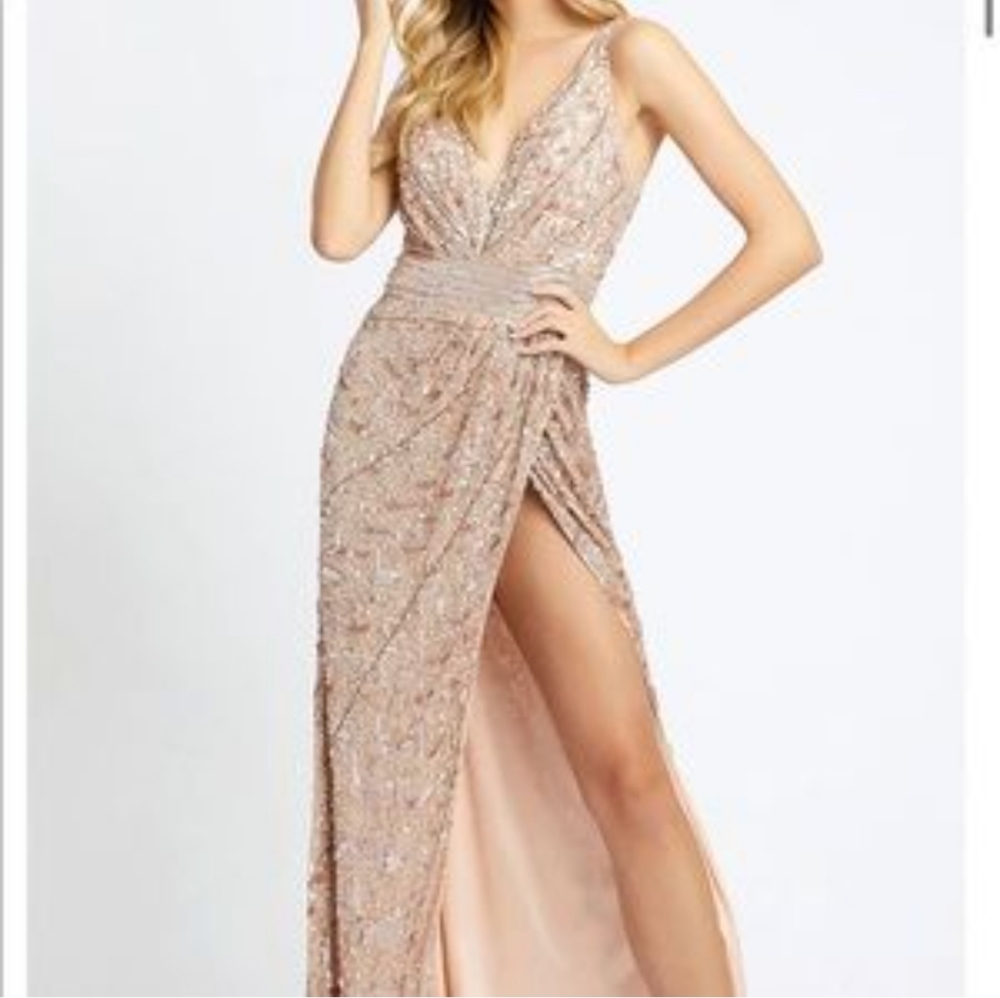 MAC DUGGAL BEADED GOWN SZ 8 NWTS DAMAGED